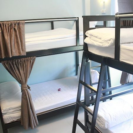 One One Hostel Patong Exterior photo